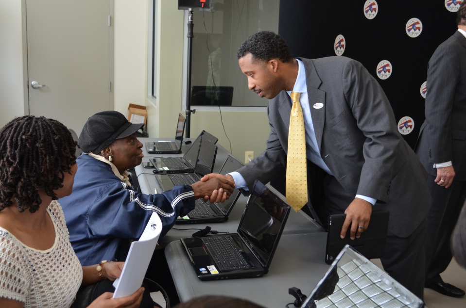 DCHA, One Economy, and Rent-A-Center Team Up to Provide Ward 5 Residents with Free Internet Access