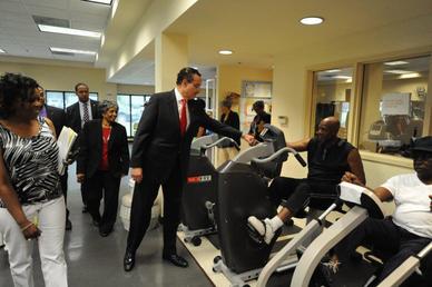 Mayor Gray at Congress Heights Senior Wellness Center