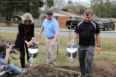 Garden Organizer and Commissioners Dailey and Lindley