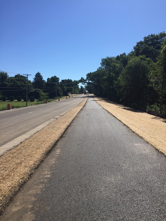 Petite Lake Road bikepath