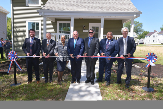 Perry Point Ribbon Cutting 2