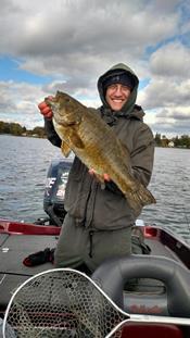 Greg Gasiciel with his state-record smallmouth bass (Oct 2015)