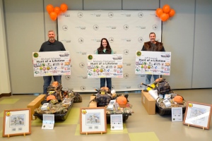 2016 Pure Michigan Hunt winners with prizes