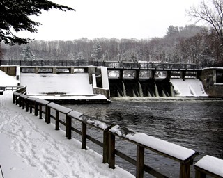 Hamlin Dam in the winter.
