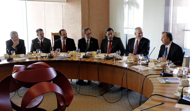 Group Table Meeting In Mexico With Governor Mark Dayton