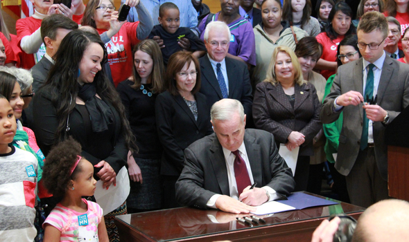Governor Dayton signs legislation increasing the minimum wage