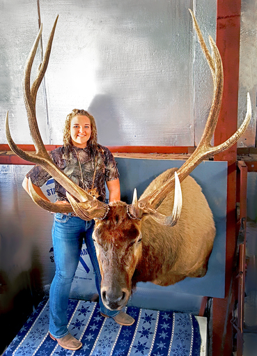 Olivia Parry Cy Curtis record elk Nov 2017