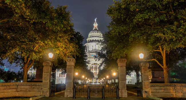 Photo of the Texas Capitol at night