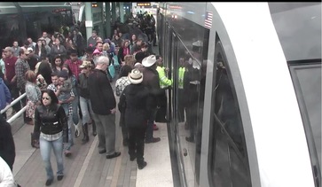 Crowds prepare to board METRORail for HLS&R