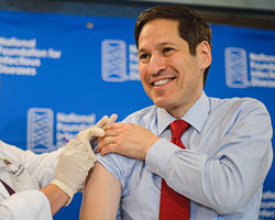 Dr Frieden Receives flu shot