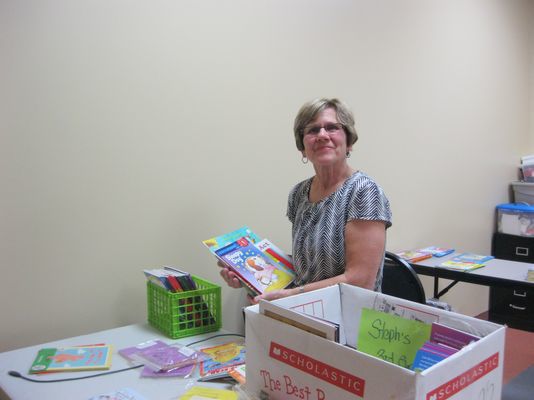 Patty Young—a volunteer with a Senior Corps RSVP program in Franklin, TN—tutors students.