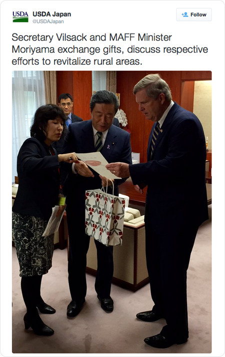 Secretary Vilsack and MAFF Minister Moriyama exchange gifts, discuss respective efforts to revitalize rural areas. 