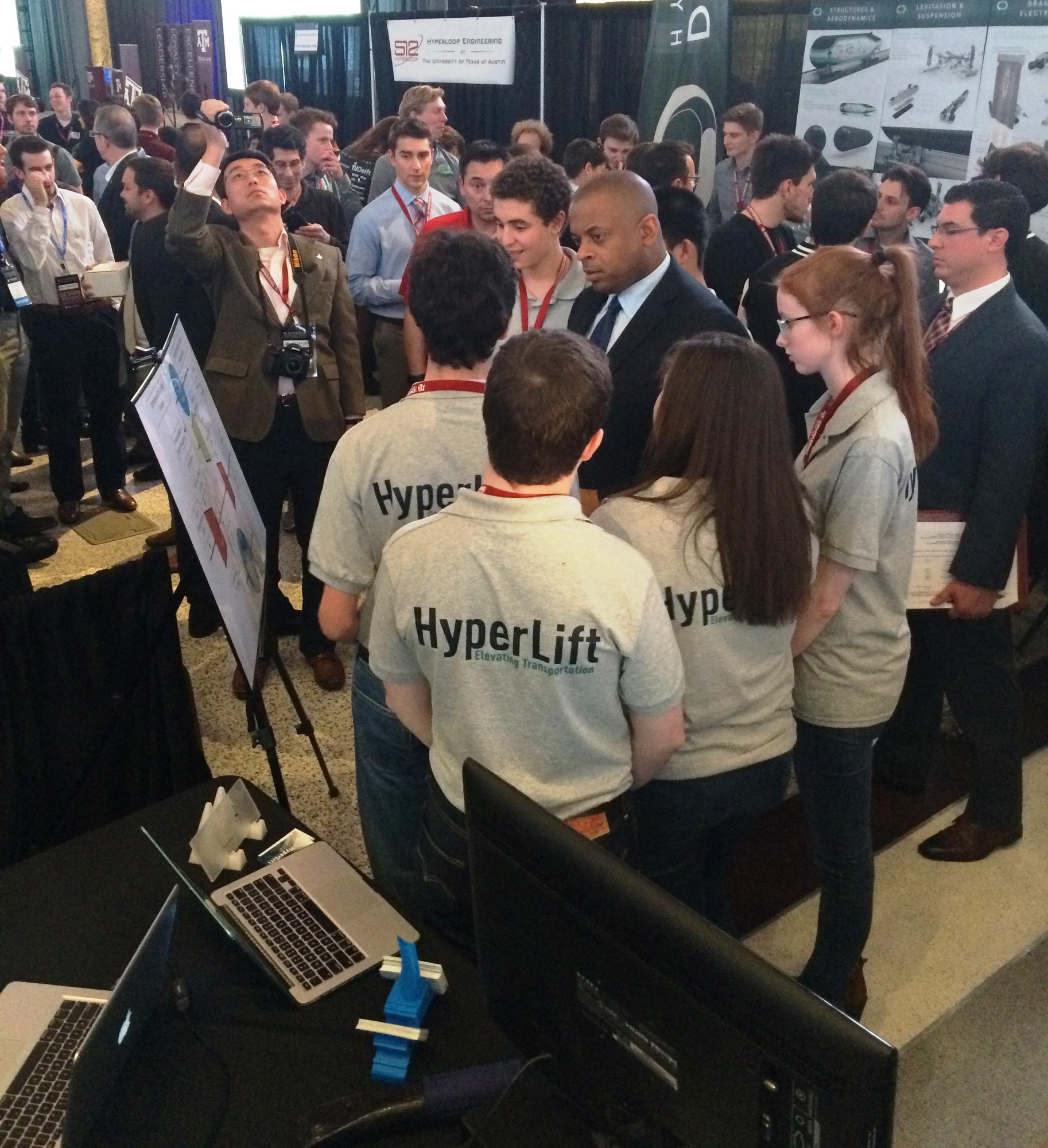 Secretary Foxx with Team HyperLift (high school students from Houston)