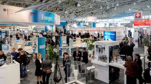 hm16 energy pavilion crowd