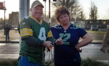 Auburn 12s Pack the Plaza