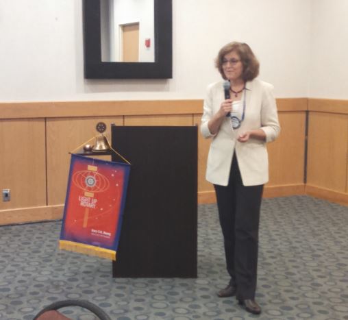 Sen. Rolfes speaking with Silverdale Rotary