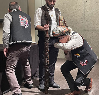 Mike Aak'wtaatseen Hoyt holds the Kadashan cane at the repatriation ceremony last spring in Oakland, California. 