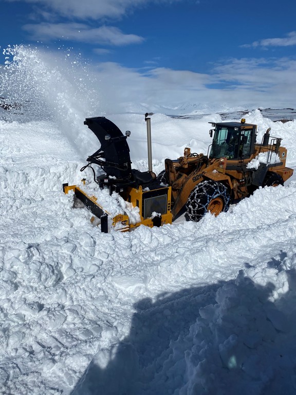 Snow blower works to open Denali Highway on April 22