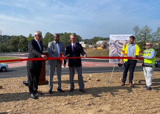 Commissioners Knight and Bolin at Grants Mill Ribbon Cutting