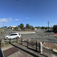 Primrose & Isabella Roundabout