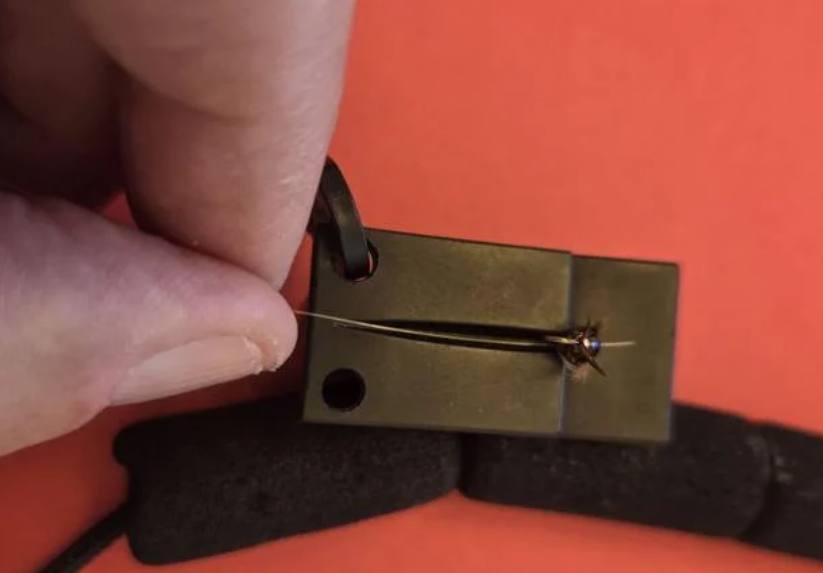 Magnetic fly threader