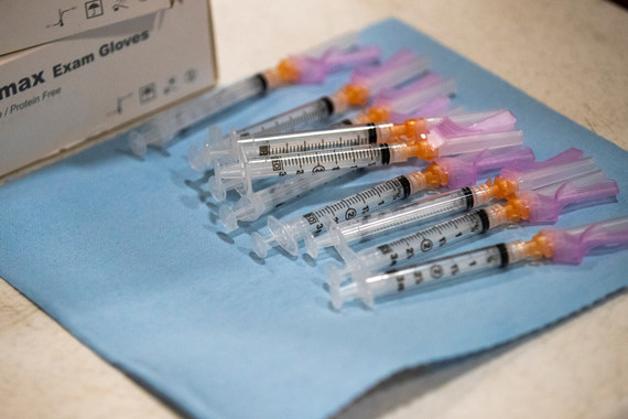 vaccination needles