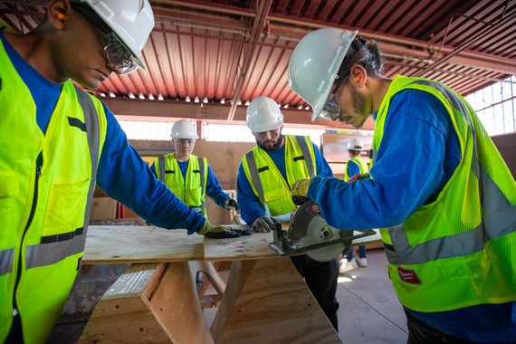 Las Artes preapprenticeship program