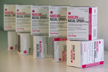 Narcan spray