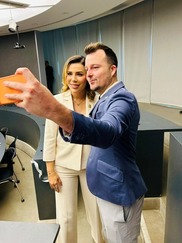 Heath Vescovi-Chiordi takes a selfie with Baja California Mexico Governor Marina del Pilar Ávila Olmeda
