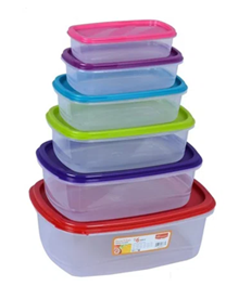 picture of stacked plastic reusable containers 