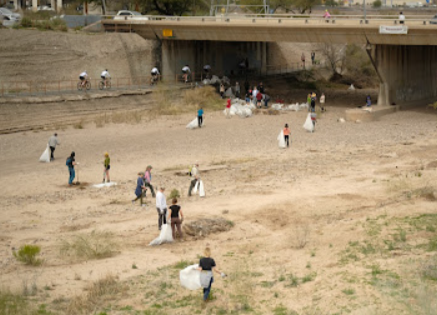 Volunteers pick up trash from Santa Cruz riverbed