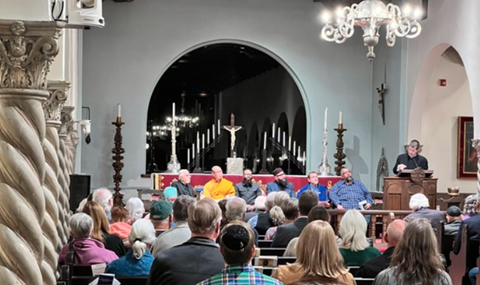 Picture of a full church during the celebration