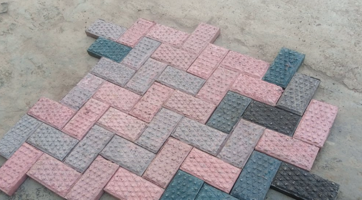 Picture of the plastic Pavers