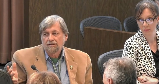 Photo of Vice Mayor Kevin Dahl speaking at the Mayor and council meeting on January 9th.