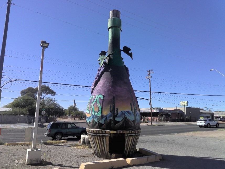 Photo of rear of Large Boon Docks Bottle.