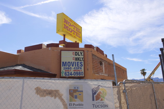 Another photo of the No-Tel Motel sign