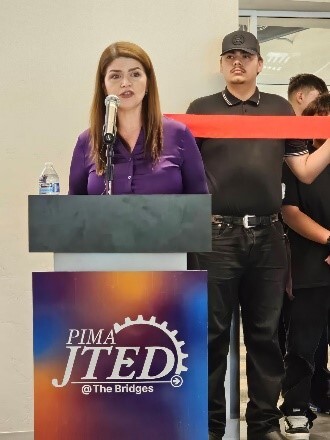 Image of Mayor Romero speaking at JTED lectern.