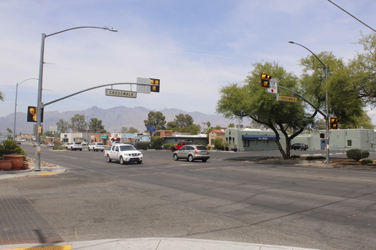 Photo of a HAWK Light on the corner of Copper and Campbell.