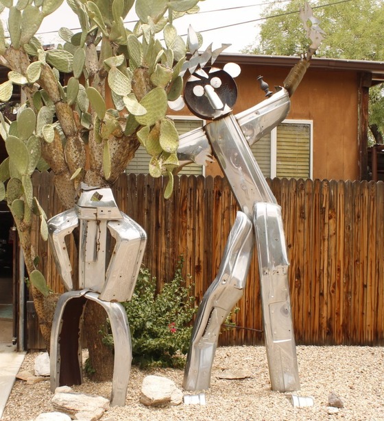 Photo of Jerry Hall sculptures outside of Diana Baily's House.
