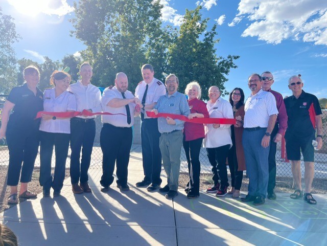 Everyone lined up for the ribbon cutting!