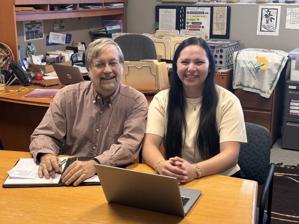 Photo of Vice Mayor Kevin Dahl and new Council Aide Naomi Lee.
