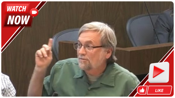 Photo of Council Member Kevin Dahl during the latest City Council study session.