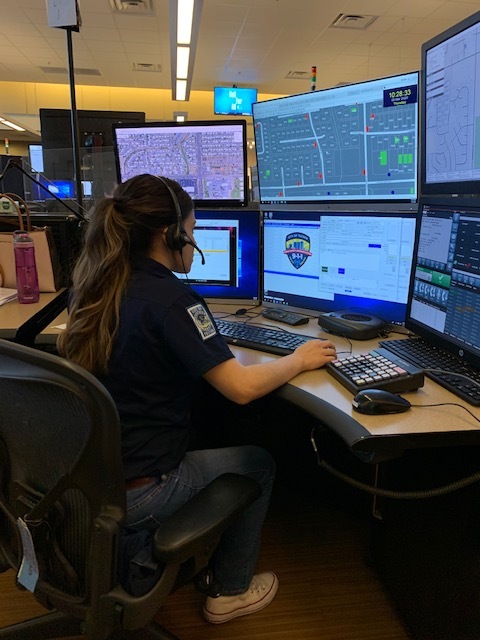 Picture of a 911 staff member