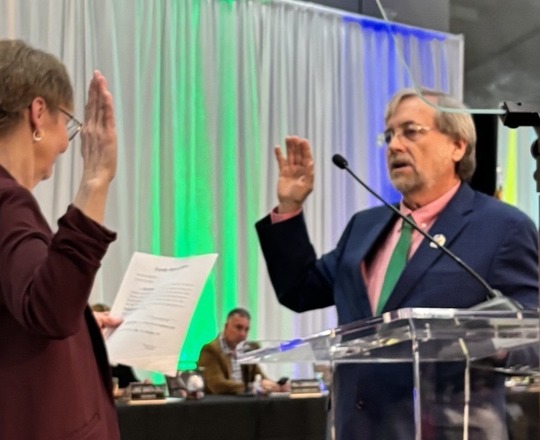 Photo of Council Member Kevin Dahl being sworn in at the City of Tucson inauguration held December 2 at the Tucson Convention Center.