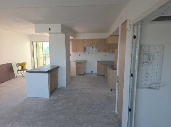 TH 14th floor unit under construction