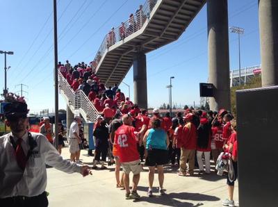 Fans arrive at Levi's Stadium