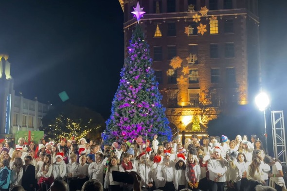Photo of tree lighting ceremony in Downtown Culver City