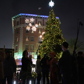 Photo of tree lighting ceremony in downtown Culver City