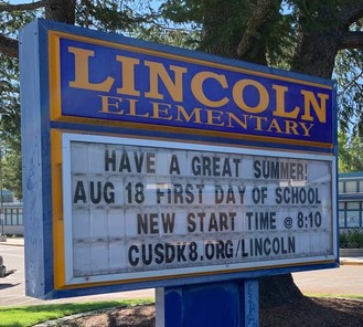 Lincoln Elementary School Sign