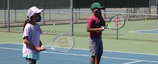 kids playing tennis